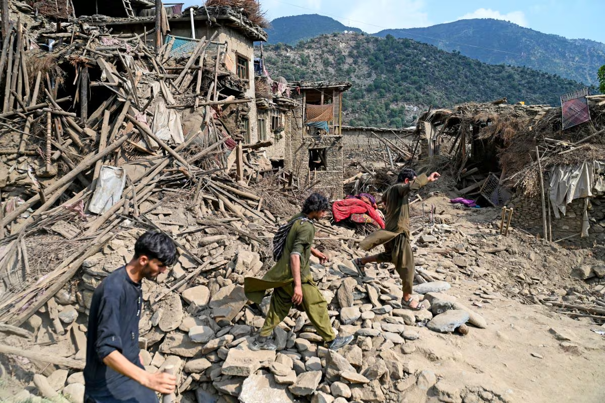 AFGANISTÁN: MÁS DE 1,400 MUERTOS TRAS POTENTE TERREMOTO