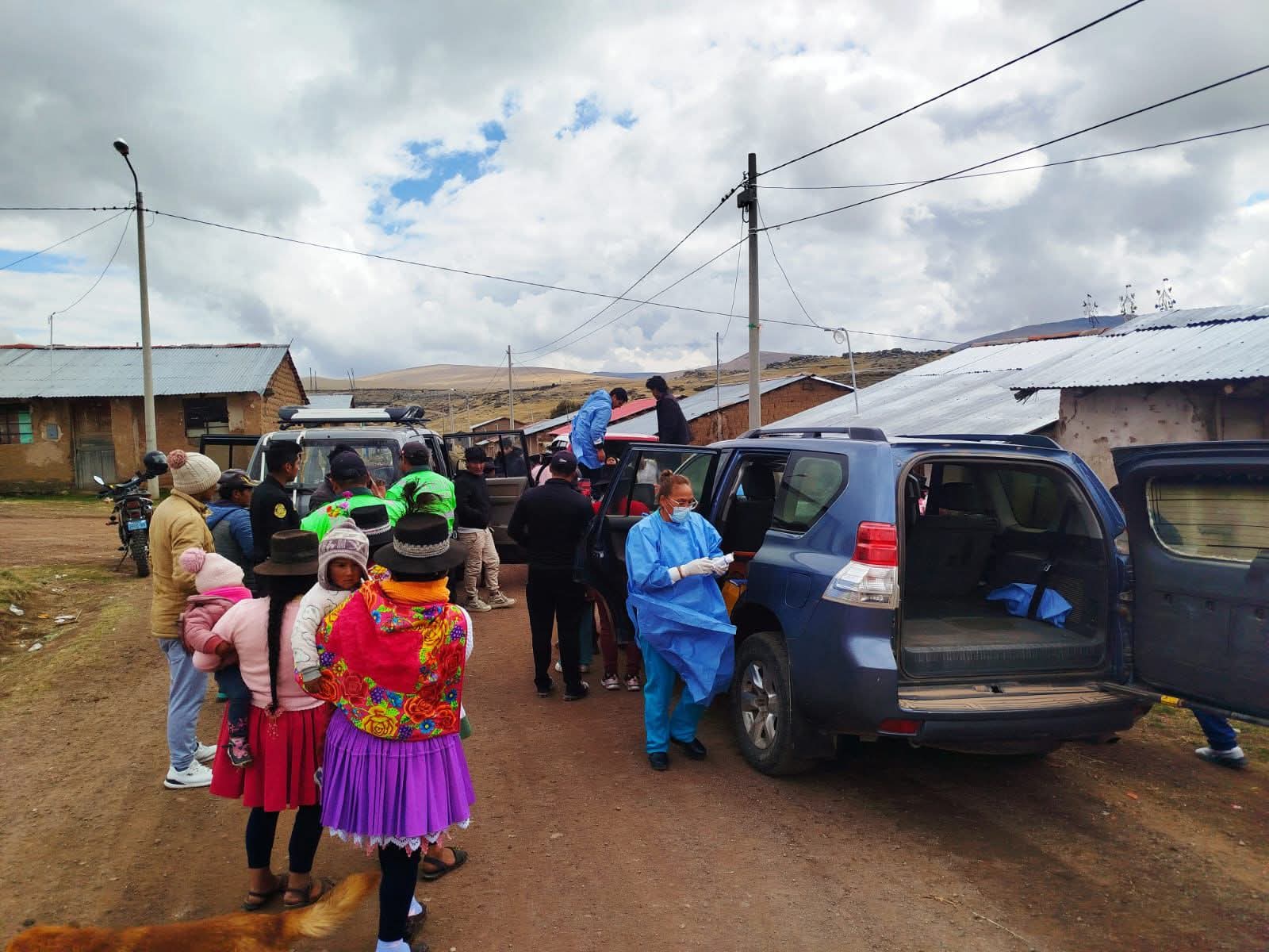VARIOS HERIDOS TRAS VOLCADURA DE MINIVAN EN ANDAHUAYLAS