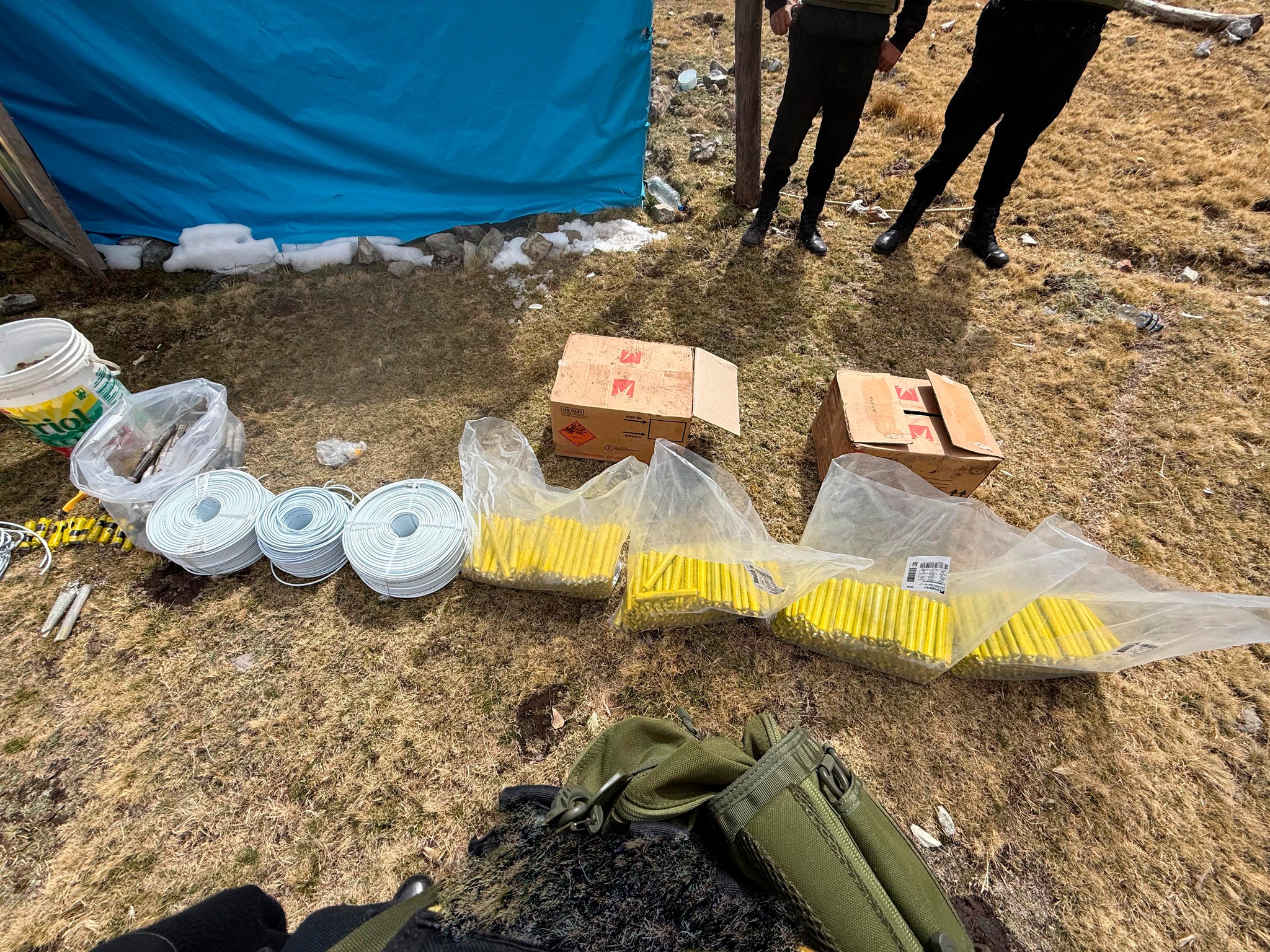 OPERATIVO POLICIAL EN CURAHUASI DEJA AL DESCUBIERTO DEPÓSITOS CLANDESTINOS DE EXPLOSIVOS