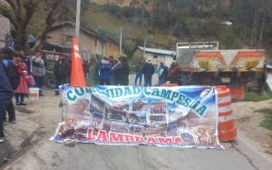 POBLADORES DE LAMBRAMA PROTESTAN POR EL MAL ESTADO DE LA CARRETERA ABANCAY–LAMBRAMA