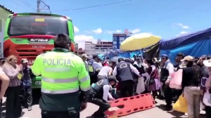 NIÑA DE 3 AÑOS PERDIÓ AMBAS PIERNAS TRAS SER TROPELLADA POR BUS EN SAN JERÓNIMO