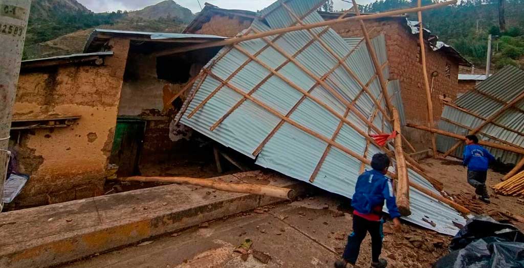 POTENTES VIENTOS GOLPEAN ACHIBAMBA Y CAUSAN DAÑOS SEVEROS EN VIVIENDAS DE LA ZONA